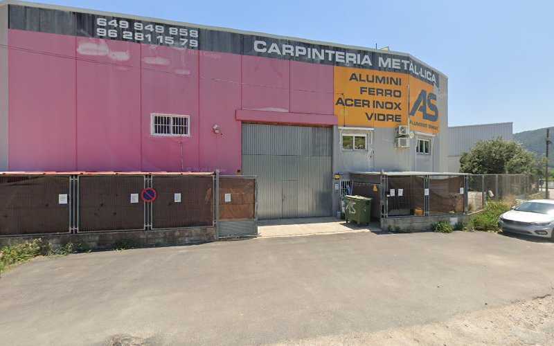 Fotografia tomada fuera de MULTIEXPRESSHOGAR - Carpintería metálica y de aluminio en Tavernes de la Valldigna, Valencia