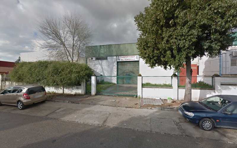 Fotografia tomada fuera de Carpintería El Torno S L - Tienda de armarios en Utrera, Sevilla