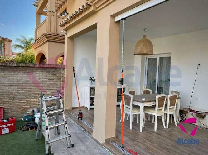 Fotografia tomada fuera de ALCABE - Carpintería metálica y de aluminio en Utrera, Sevilla
