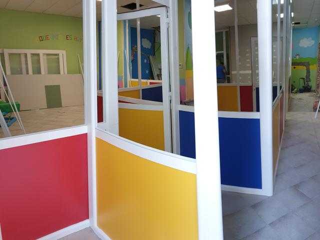 Fotografia tomada fuera de Aluminios PereSan - Carpintería metálica y de aluminio en Utrera, Sevilla