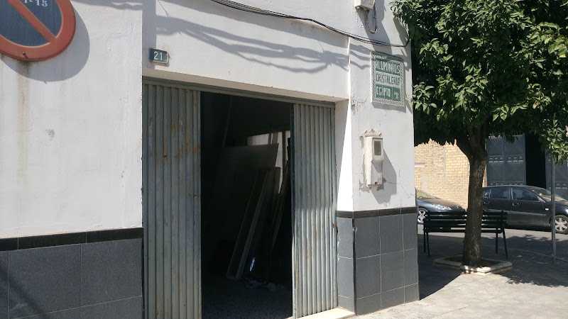 Fotografia tomada fuera de Aluminios Cristalería Egipto - Tienda de artículos de cristal en Utrera, Sevilla