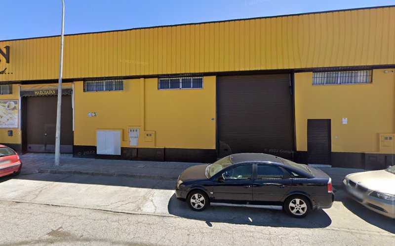 Fotografia tomada fuera de BARNIZADOS UTRERA - Pintor en Utrera, Sevilla