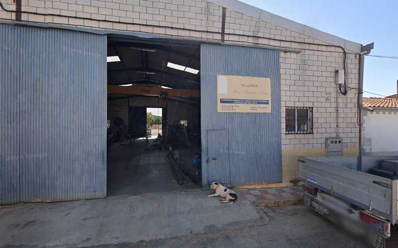 Fotografia tomada fuera de Blas Pastelero Cerrajería - Carpintería metálica y de aluminio en Campillo de Llerena, Badajoz