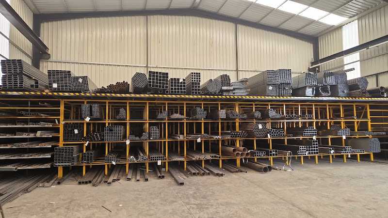 Fotografia tomada fuera de CARPINTERÍA METÁLICA FERNANDO BLANCO S.L. - Fabricante de estructuras metálicas en Zahínos, Badajoz