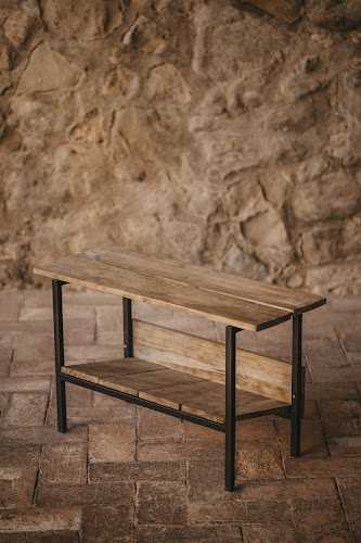 Fotografia tomada fuera de 3de13 - Muebles artesanales de metal y madera en Barcelona - Artesanía en Solsona, Lérida