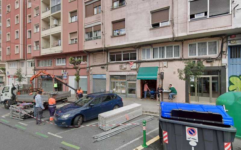 Fotografia tomada fuera de Carpinteria En General J. Peña - Fábrica de muebles en Bilbao, Vizcaya