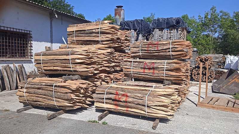 Fotografia tomada fuera de Serrería lasterbide - Aserradero en Espinal, Navarra