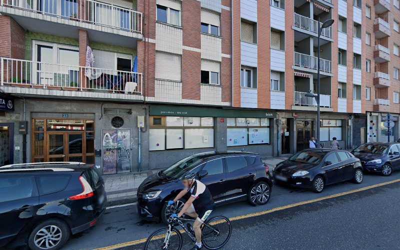 Fotografia tomada fuera de GRUPO THERMILUXE SL - Carpintero en Erandio, Vizcaya