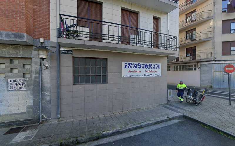 Fotografia tomada fuera de Carpintería Irastorza - Servicio de instalación de ventanas en Guernica, Vizcaya