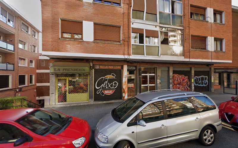 Fotografia tomada fuera de Ebanistería Díaz - Tienda de armarios en Getxo, Vizcaya