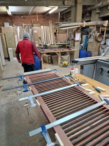 Fotografia tomada fuera de Carpintería Decoración Gallostra - Fabricant de mobles en Dosrius, Barcelona