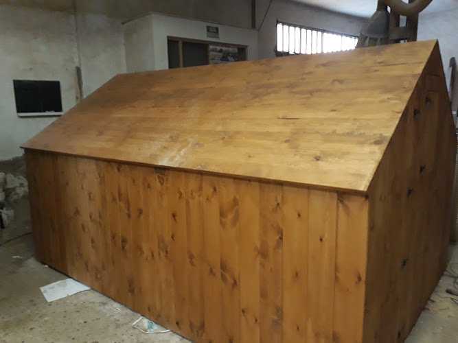 Fotografia tomada fuera de Carpintería Ubeda Hermanos Pineda - Tienda de armarios en Úbeda, Jaén