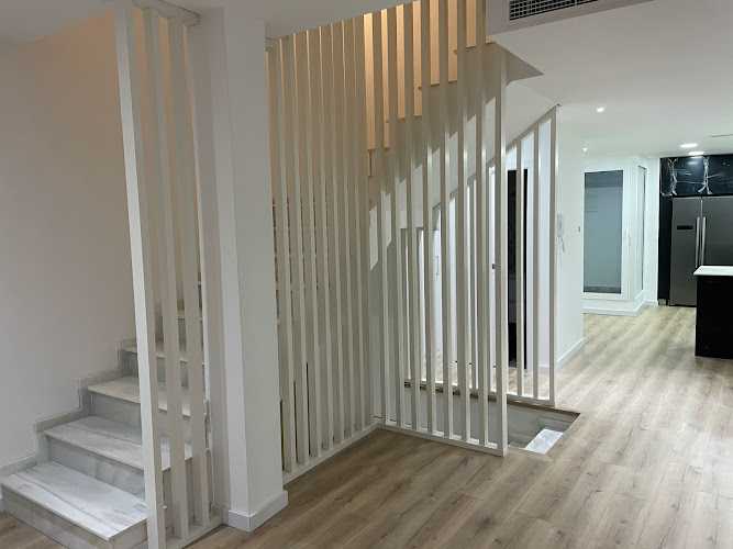 Fotografia tomada fuera de Aluminios León Cullera - Ventanas - Cerramientos - Carpintería metálica y de aluminio en Brosquil (El), Valencia