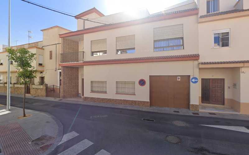 Fotografia tomada fuera de Carpintería Buenavista - Carpintería metálica y de aluminio en Rota, Cádiz