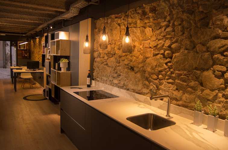 Fotografia tomada fuera de A més D espais - Reformas en Reus, Tarragona