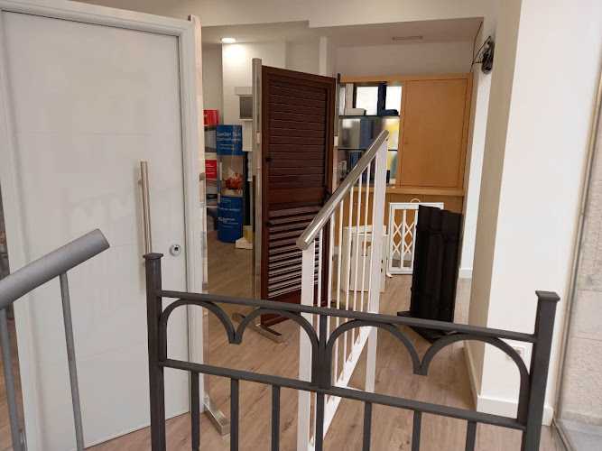 Fotografia tomada fuera de AR Aluminios - Metal·listeria en Reus, Tarragona