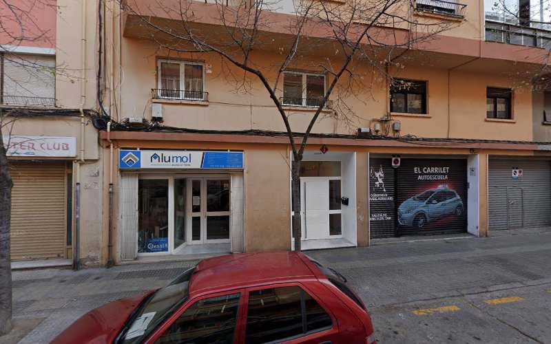 Fotografia tomada fuera de Aluminis Alumol - Metal·listeria en Reus, Tarragona