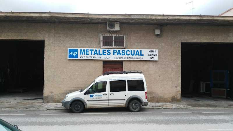 Fotografia tomada fuera de Metales Pascual - Carpintería metálica y de aluminio en Pego, Alicante