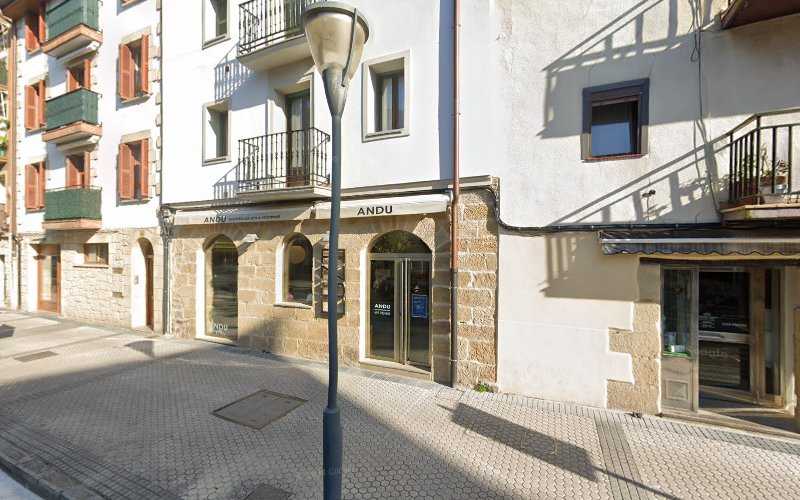 Fotografia tomada fuera de Andu Altzariak - Interiorista en Orio, Guipúzcoa