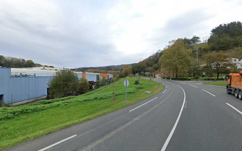Fotografia tomada fuera de Carpintería Gonsabi S L - Tienda de armarios en Usurbil, Guipúzcoa
