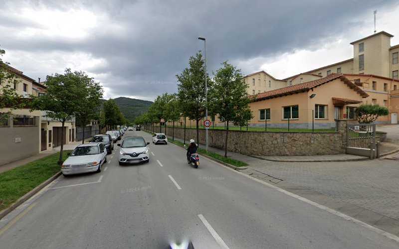 Fotografia tomada fuera de Aluminis Comerma S L - Carpintería metálica y de aluminio en Olot, Girona
