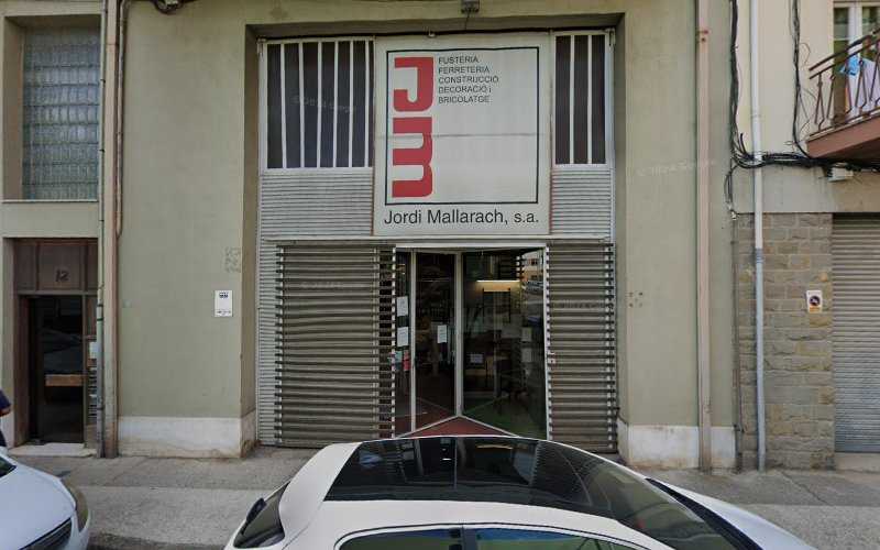 Fotografia tomada fuera de Jordi Mallarach S.A. (Bricolatge) - Botiga de bricolatge en Olot, Girona