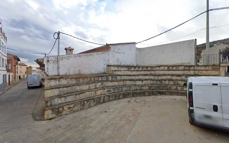 Fotografia tomada fuera de Maderas Hermanos Cruz S L - Aserradero en La Iglesuela del Cid, Teruel