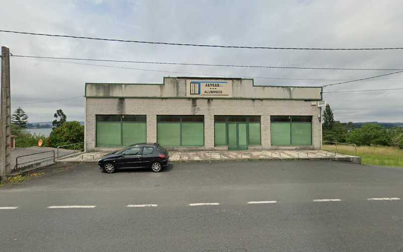 Fotografia tomada fuera de Talleres Jaycas SL - Carpintería metálica y de aluminio en Neda, A Coruña