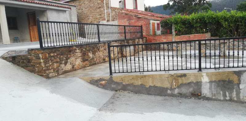 Fotografia tomada fuera de Carpintería Metálica | Grupo Luciano - Carpintería metálica y de aluminio en Narón, A Coruña