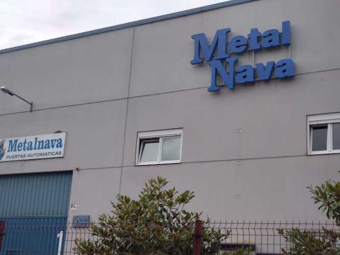 Fotografia tomada fuera de Metal Nava - Comercio en Nava, Asturias