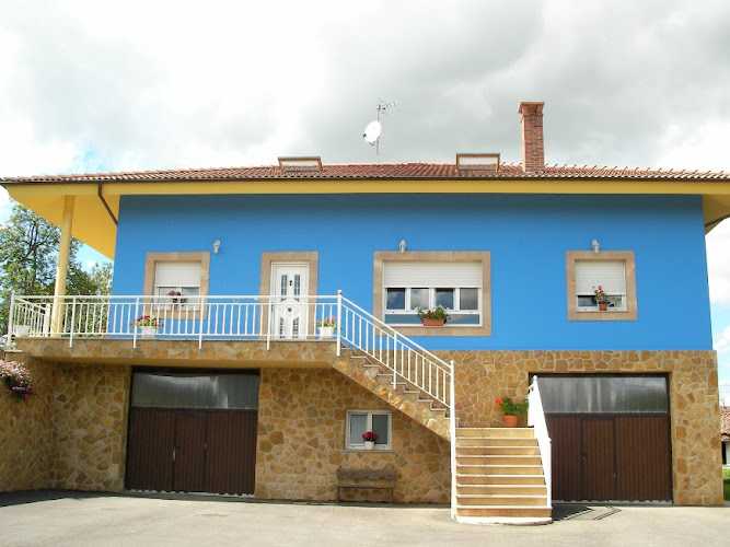 Fotografia tomada fuera de Talleres Metálicos Tino, S.L. - Carpintería metálica y de aluminio en Nava, Asturias