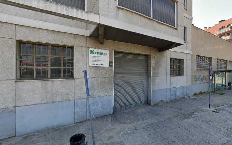 Fotografia tomada fuera de CARPINTERIA METALICA SEMIR S.L. - Carpintería metálica y de aluminio en Montcada i Reixac, Barcelona