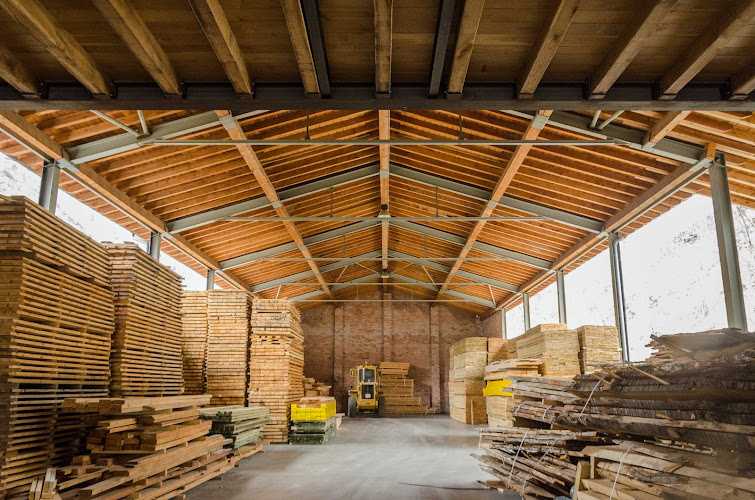 Fotografia tomada fuera de Sebastia - Indústries de la Fusta - Empresa maderera en Rialp, Lérida