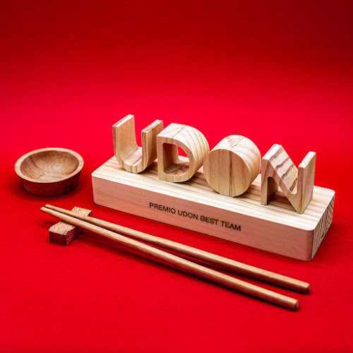 Fotografia tomada fuera de equipomadera - Tienda de trofeos en Tortosa, Tarragona