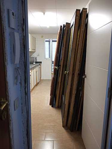 Fotografia tomada fuera de Leroy Merlin Compact Tortosa - Tienda de bricolaje en Tortosa, Tarragona