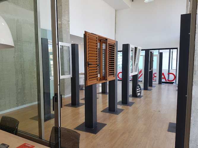 Fotografia tomada fuera de Cabañero Ventanas (Tienda Torrent) - Carpintería metálica y de aluminio en Torrent, Valencia