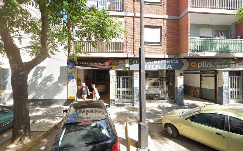 Fotografia tomada fuera de Aluminios Raul Jover - Metal·listeria en Torrent, Valencia