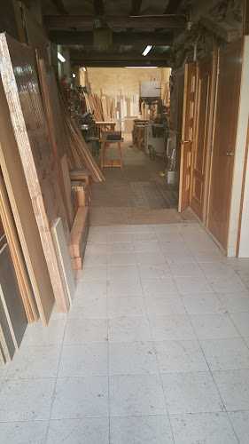 Fotografia tomada fuera de Fusteria El Convent S L - Carpintero en Torrent, Valencia