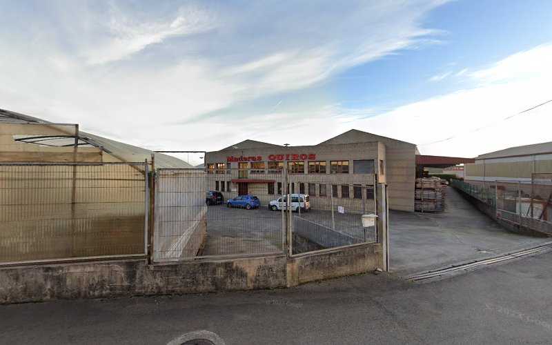 Fotografia tomada fuera de Maderas Quirós S.A. - Door supplier en Gijón, Asturias