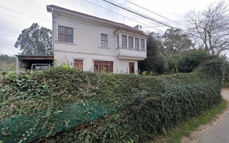 Fotografia tomada fuera de Carpintería Jose Cagiao Medin - Furniture maker en Paderne, A Coruña