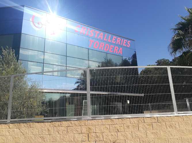 Fotografia tomada fuera de Cristalleries Tordera - Carpintería metálica y de aluminio en Tordera, Barcelona