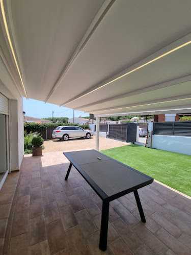 Fotografia tomada fuera de Toldos y Aluminios Maresme - Carpintería metálica y de aluminio en Tordera, Barcelona