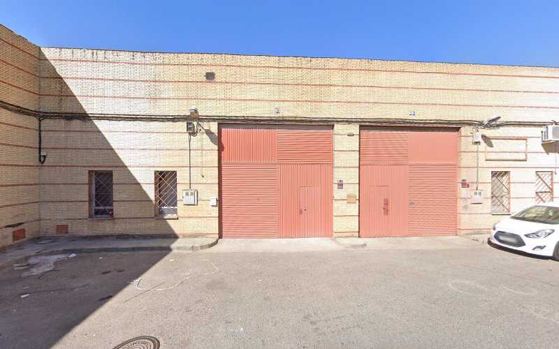 Fotografia tomada fuera de Ebanistería Amo - Tienda de armarios en Tomares, Sevilla