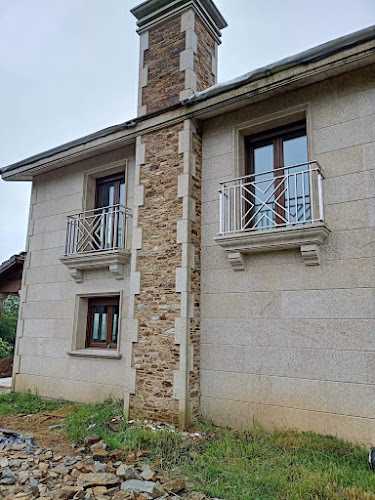Fotografia tomada fuera de AiB Carpintería Metálica - Carpintería metálica y de aluminio en Ardemil (San Pedro), A Coruña