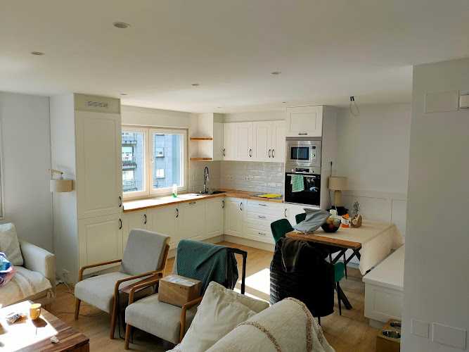 Fotografia tomada fuera de Carpintería Segade - Carpintero en Santiago de Compostela, A Coruña