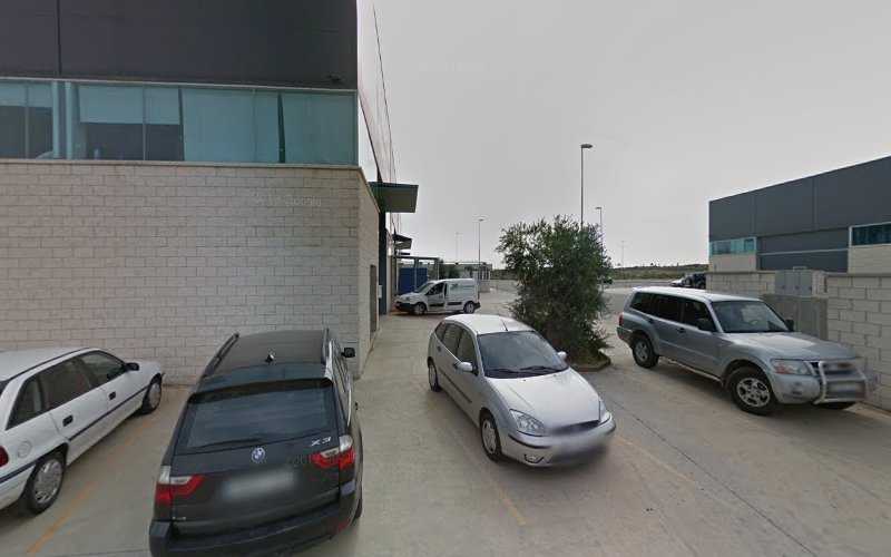 Fotografia tomada fuera de Eguren Metalicos S.L. - Carpintería metálica y de aluminio en Térmens, Lérida