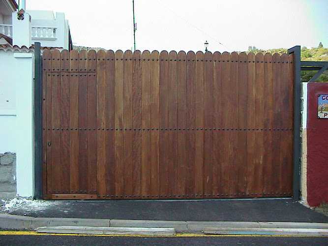 Fotografia tomada fuera de Cerrajería Rg Tamaimo S.L. - Carpintero en Tamaimo, Santa Cruz de Tenerife