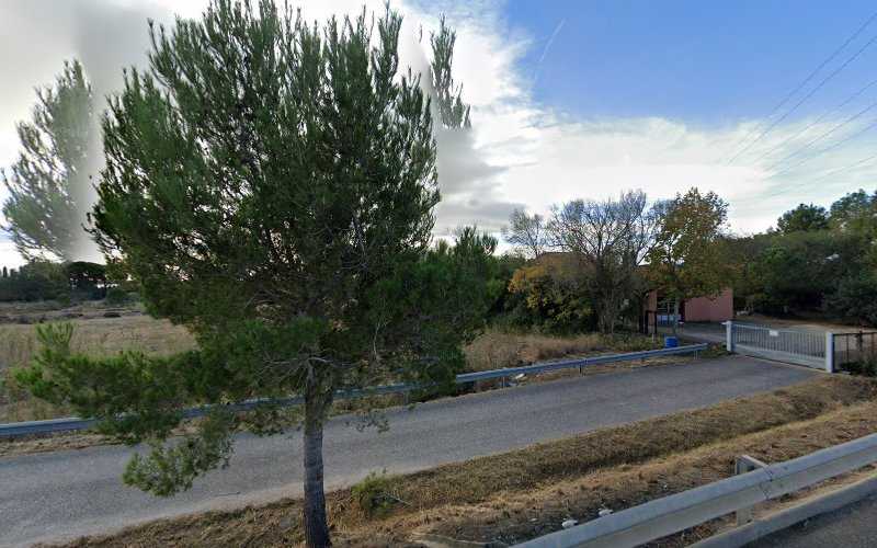 Fotografia tomada fuera de Fusteria Llaó - Tienda de armarios en Montbrió del Camp, Tarragona