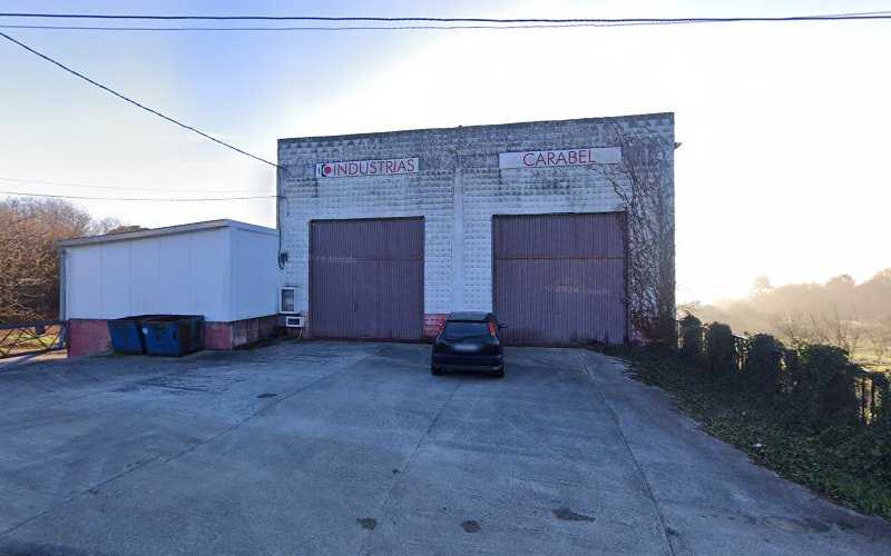 Fotografia tomada fuera de Industrias Carabel - Carpintería metálica y de aluminio en Betanzos, A Coruña