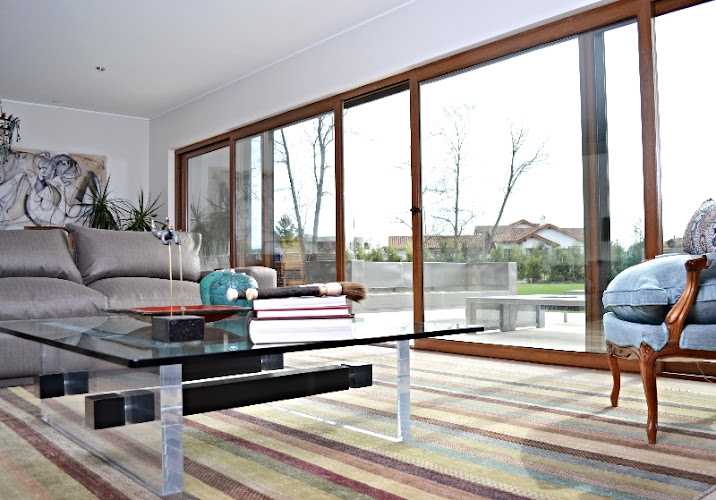 Fotografia tomada fuera de Abraham E Hijos S.L. - Carpintería metálica y de aluminio en Finestrat, Alicante